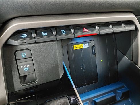 Used 2023 Toyota Tundra Limited image 38