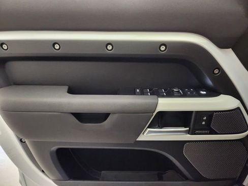 Used 2023 Land Rover Defender 110 X-Dynamic SE image 23