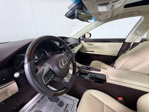 Used 2018 Lexus ES 350 w/ Premier Package FWD image 4