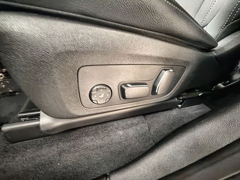 Used 2025 BMW X4 xDrive30i w/ Premium Package image 14