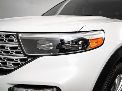 Used 2021 Ford Explorer Limited w/ Equipment Group 301A image 16