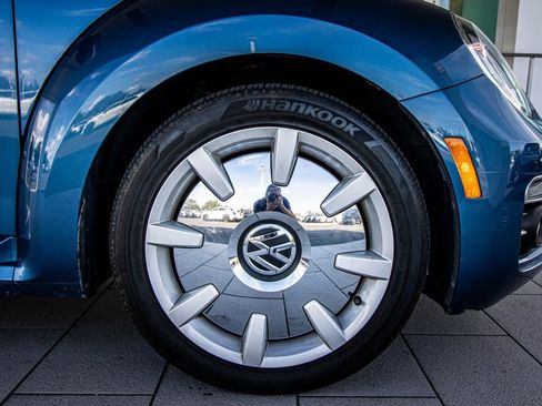 Used 2019 Volkswagen Beetle 2.0T SE image 19