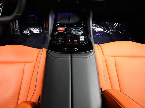 Used 2026 BMW M5 w/ Carbon Package image 9