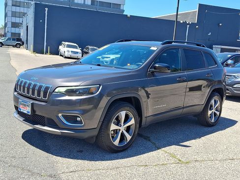 Used 2022 Jeep Cherokee Limited AWD/4WD image 3