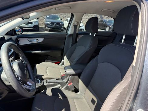 Used 2023 Kia Forte LX image 14