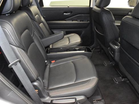 Used 2022 Nissan Pathfinder SL w/ SL Premium Package AWD/4WD image 38