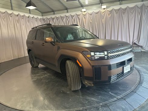 Used 2025 Hyundai Santa Fe Calligraphy image 3