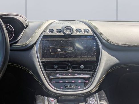 Used 2021 Aston Martin DBX image 19