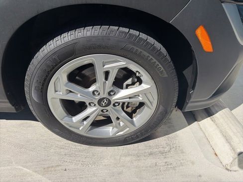 Used 2023 Hyundai Kona SEL image 9