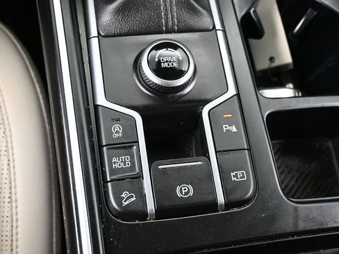 Used 2024 Kia Sorento S w/ Panoramic Sunroof Package FWD image 26