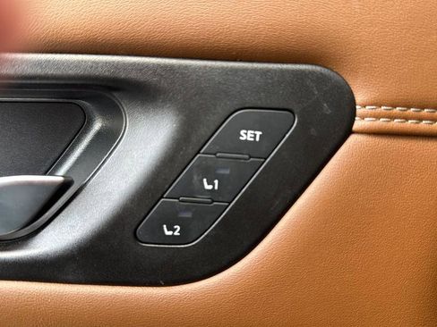 Used 2023 Nissan Pathfinder Platinum w/ Lighting Package (N93) image 33