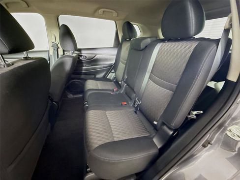 Used 2020 Nissan Rogue SV w/ Premium Package image 20