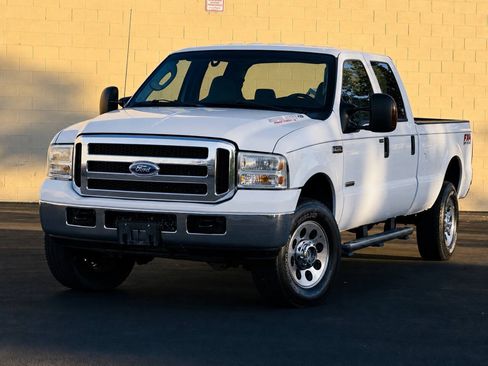 Used 2006 Ford F350 XLT AWD/4WD image 4