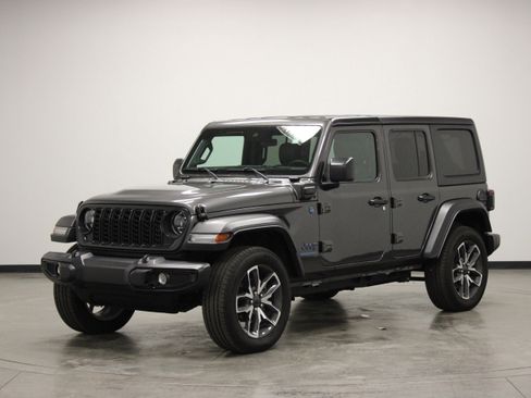 Used 2025 Jeep Wrangler Unlimited Sport S 4xe w/ Convenience Group AWD/4WD image 4