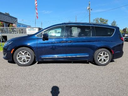 Used 2019 Chrysler Pacifica Touring-L Plus w/ Advanced Safetytec Group