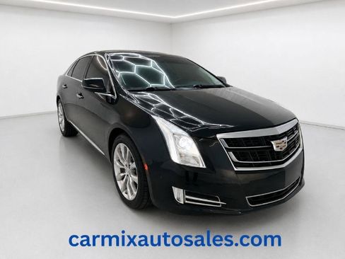 Used 2017 Cadillac XTS Luxury FWD image 1