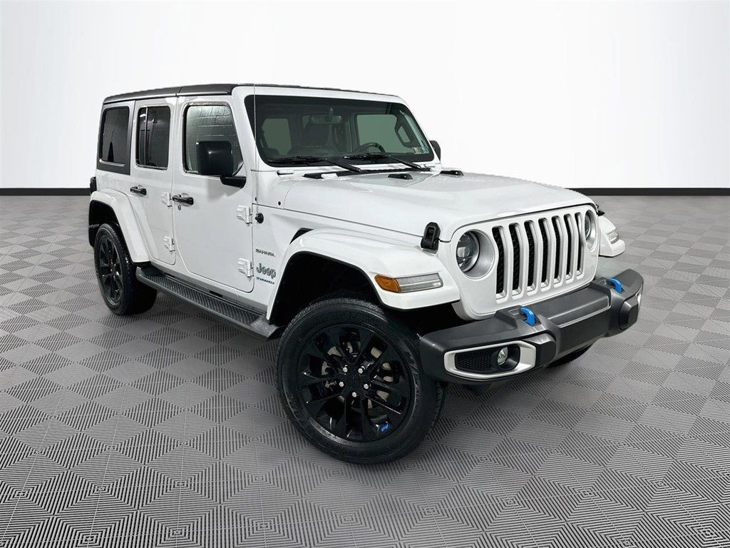 Used 2023 Jeep Wrangler Unlimited Sahara w/ Cold Weather Group AWD/4WD image 1