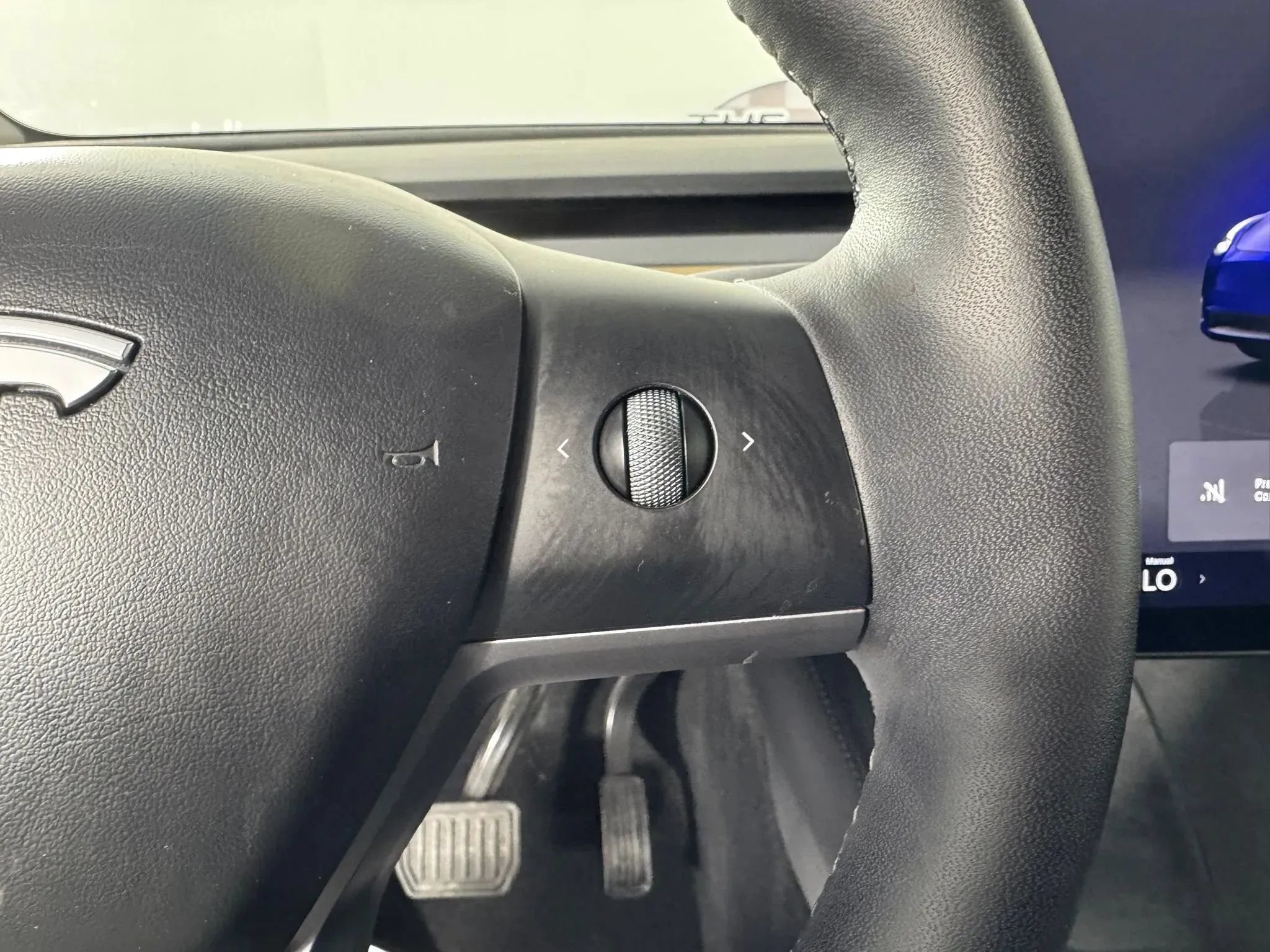 Used 2023 Tesla Model Y Long Range AWD/4WD image 15