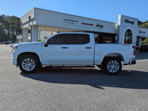 Used 2022 Chevrolet Silverado 1500 Custom AWD/4WD image 6