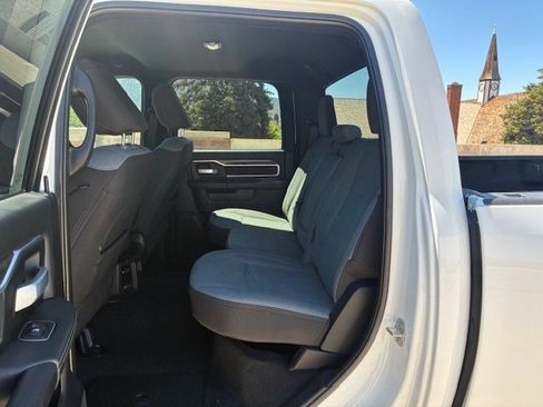 Used 2024 RAM 3500 Big Horn image 18