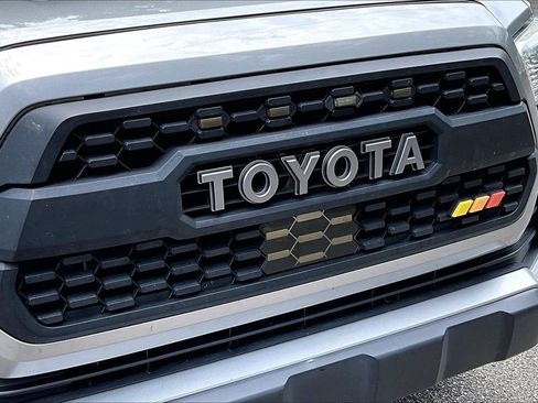Used 2021 Toyota Tacoma SR5 RWD image 32