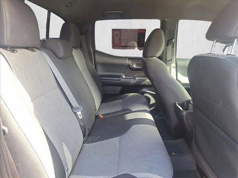 Used 2021 Toyota Tacoma TRD Off-Road image 17