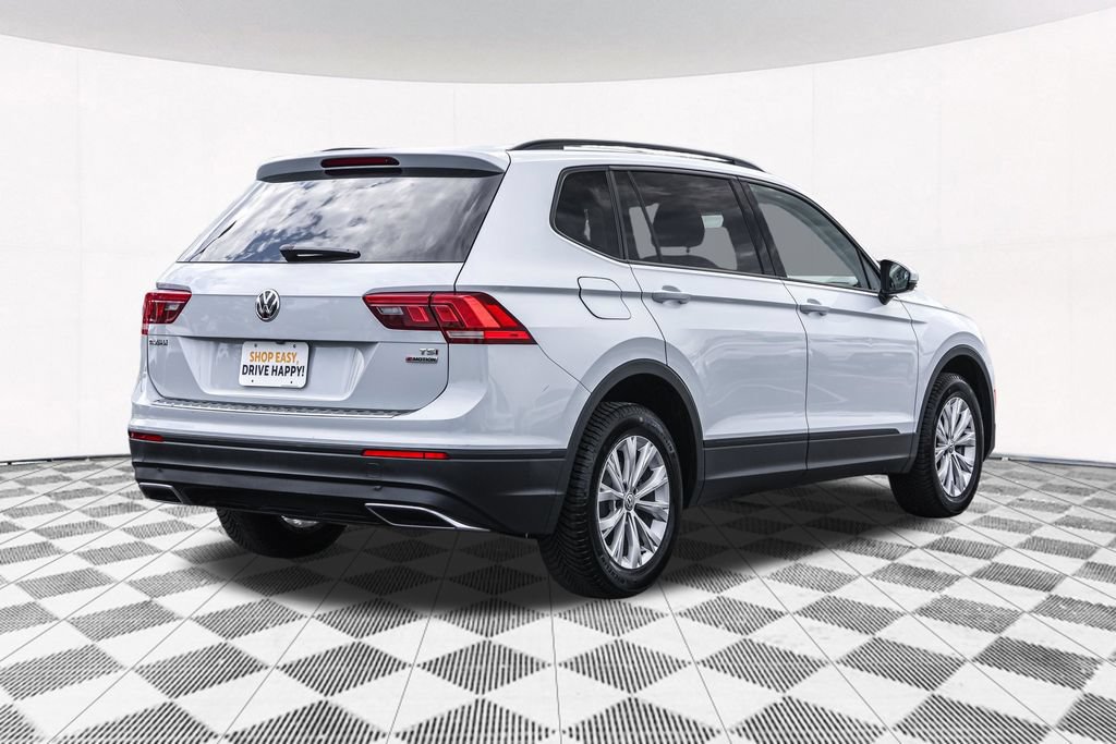 Used 2018 Volkswagen Tiguan S w/ 3rd Row Seat Package AWD/4WD image 11