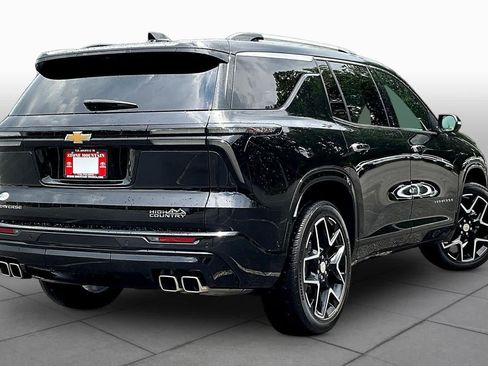Used 2025 Chevrolet Traverse High Country w/ LPO, Floor Liner Package FWD image 25