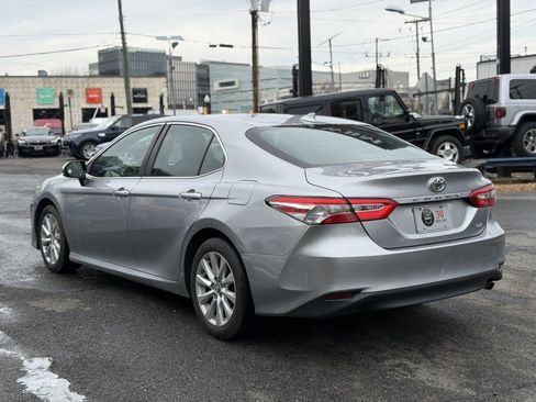Used 2019 Toyota Camry LE image 5