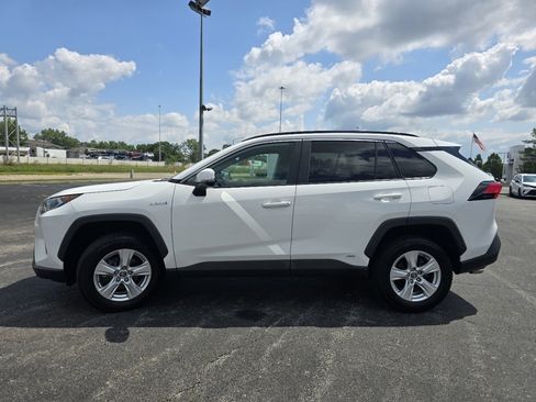 Certified 2019 Toyota RAV4 XLE w/ Convenience Package AWD/4WD image 13