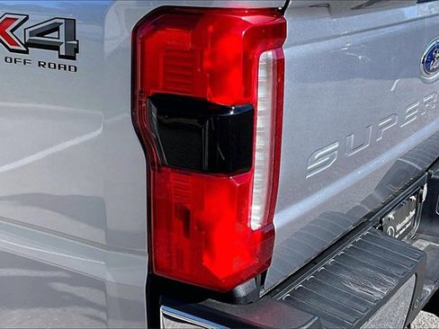 Used 2024 Ford F250 Lariat w/ Chrome Package image 20