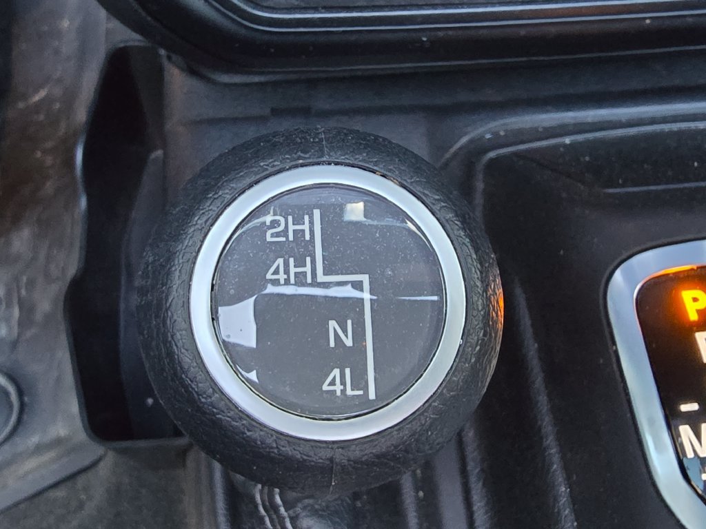 Used 2024 Jeep Wrangler Unlimited Sport AWD/4WD image 34