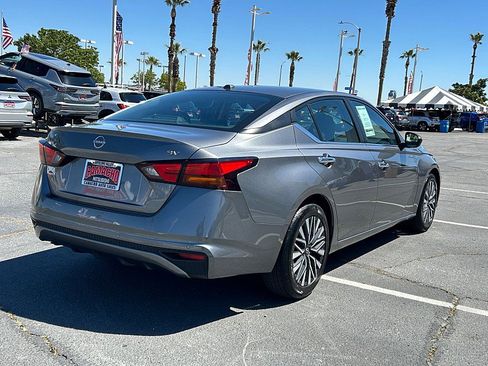 Used 2024 Nissan Altima 2.5 SV FWD image 10