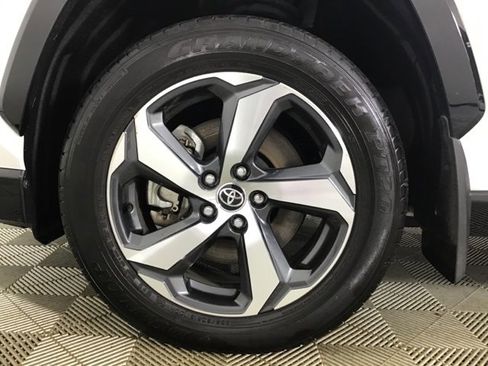 Used 2023 Toyota RAV4 SE w/ Weather & Moonroof Package image 26