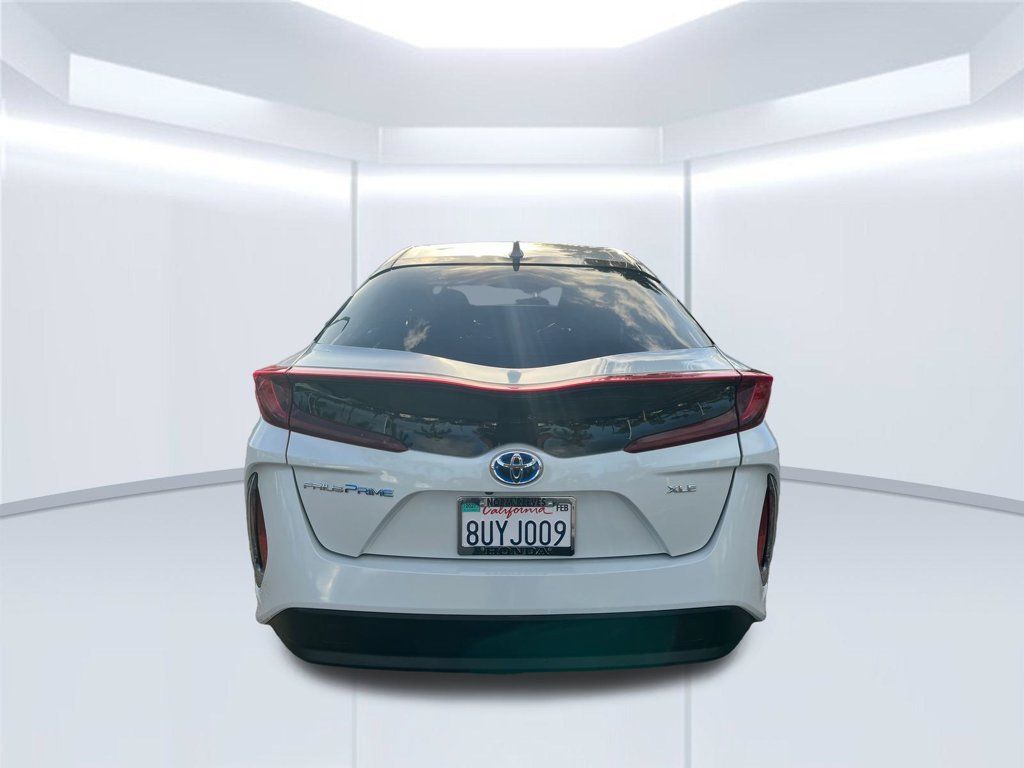 Used 2021 Toyota Prius Prime XLE w/ Carpet Mat Package (TMS) FWD image 4