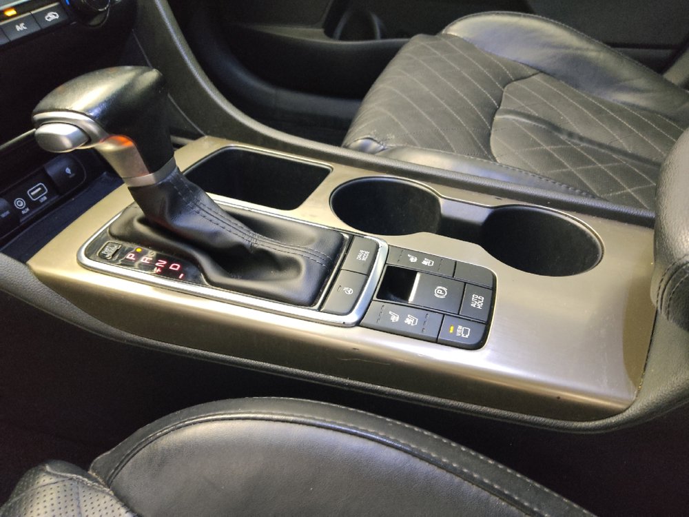 Used 2017 Kia Optima SX FWD image 26