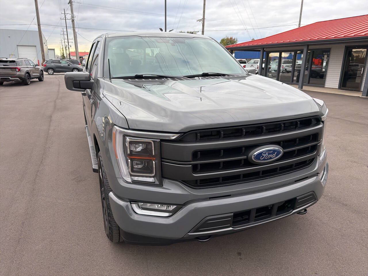 Used 2021 Ford F150 Lariat w/ Equipment Group 502A High AWD/4WD image 3