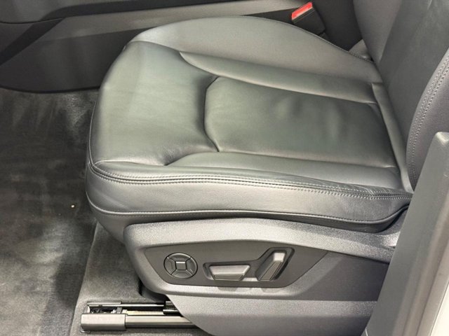 Used 2023 Audi Q7 2.0T Premium w/ Convenience Package AWD/4WD image 20