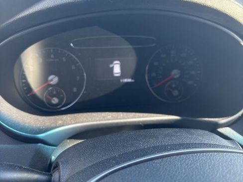 Used 2019 Kia Sorento LX image 10