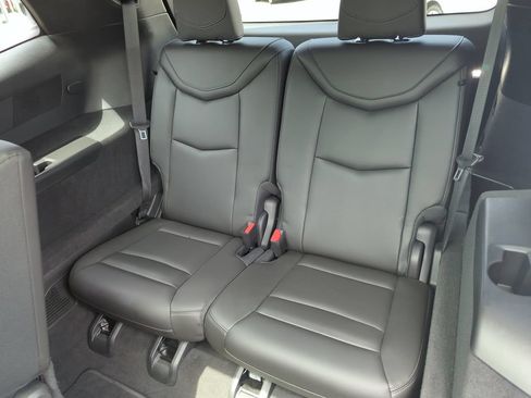 Used 2023 Cadillac XT6 Luxury FWD image 30