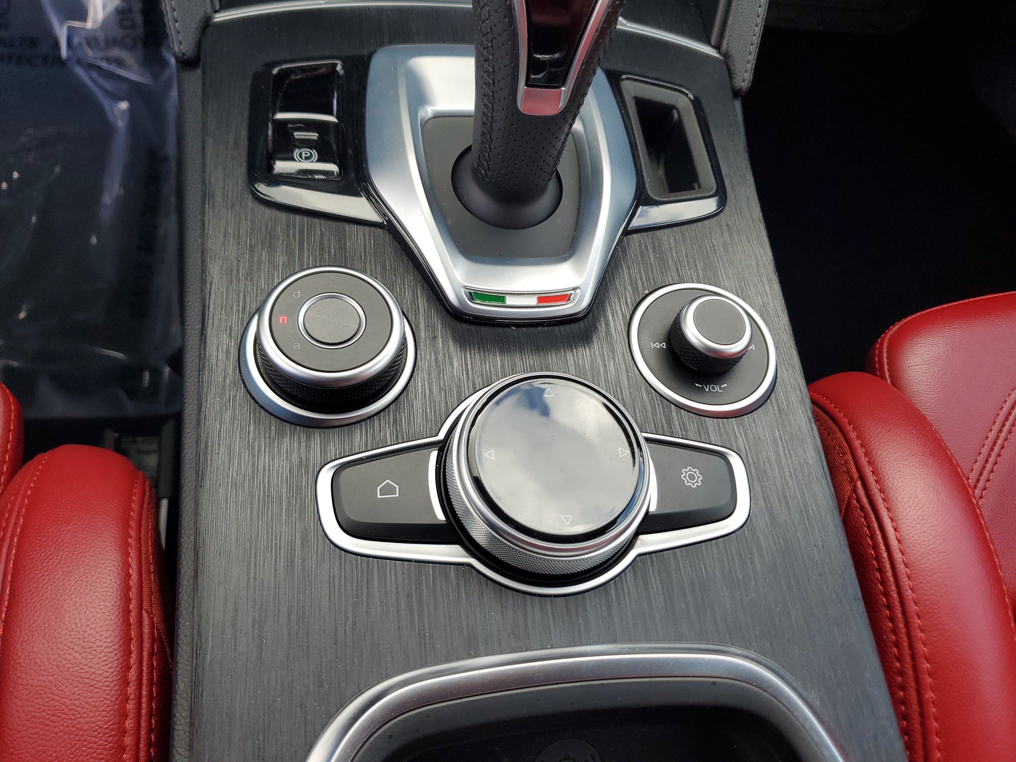 Used 2022 Alfa Romeo Stelvio Sprint AWD/4WD image 25