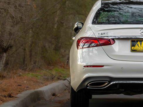 Used 2021 Mercedes-Benz E 350 E 350 RWD Sedan w/ Premium Package image 39