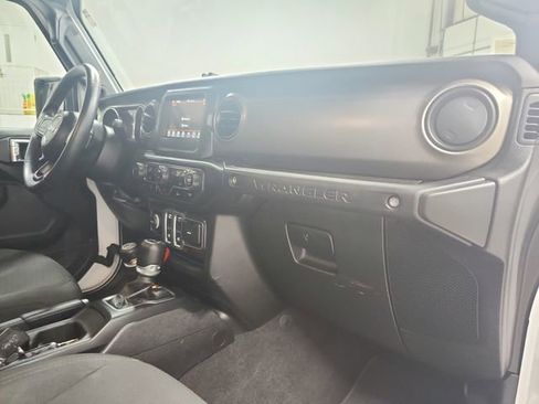Used 2021 Jeep Wrangler Sport image 26
