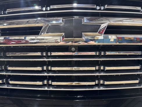 Used 2021 Chevrolet Tahoe Premier w/ Premium Package image 7