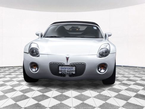 Used 2007 Pontiac Solstice Convertible image 16