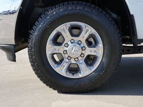 Used 2024 RAM 2500 Big Horn AWD/4WD image 28