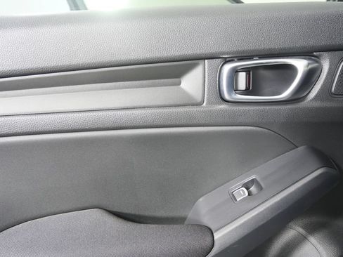 Used 2025 Honda Civic Sport image 13