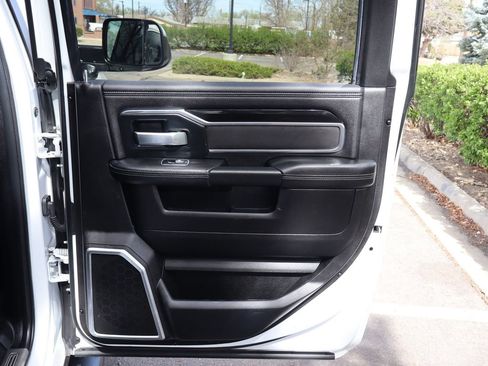 Used 2020 RAM 2500 Laramie w/ Night Edition image 25