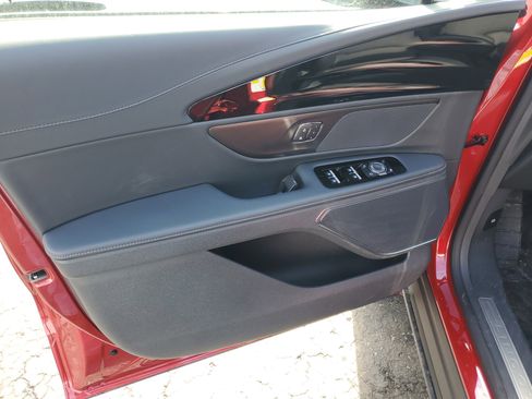 New 2026 Lincoln Nautilus Premier image 8