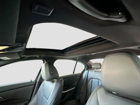 Used 2023 BMW 330i Sedan image 21